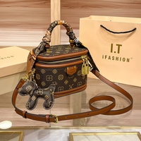 Sacs à main de créateurs de marques renommées, sacs à bandoulière luxueux pour femmes, sacs fourre-tout imperméables à porter en bandoulière