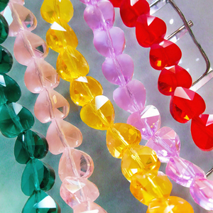 Cuentas de Cristal en Forma de Corazón de 10 mm, Colores Mezclados, Cristales Facetados, Espaciadores de Cristal, Venta al por Mayor para la Fabricación de Joyas y Manualidades - Product Image 3