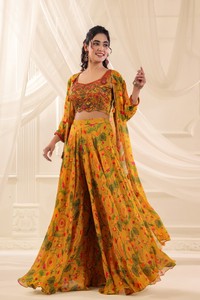 Compre Lehenga Choli con estampado floral amarillo mostaza y chal largo para ocasiones festivas y bodas, a la venta por exportadores. - Product Image 5