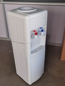 Distributeur <span class=keywords><strong>d</strong></span>'<span class=keywords><strong>eau</strong></span> électrique autoportant automatique en acier inoxydable de 5 gallons <span class=keywords><strong>refroidisseur</strong></span> <span class=keywords><strong>d</strong></span>'<span class=keywords><strong>eau</strong></span> de <span class=keywords><strong>comptoir</strong></span> chaud et froid pour hôtel domestique - Product Image 5