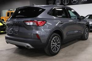 รถเอสยูวีมือสองสภาพดี รุ่น Escape Plug-In Hybrid เกียร์ออโต้ เบาะหนัง ขับเคลื่อนล้อหน้า ระบบควบคุมความเร็วอัตโนมัติ ล้อแม็ก R18 พวงมาลัยซ้าย กล้องมองหลัง ซันรูฟ ขาย - Product Image 4