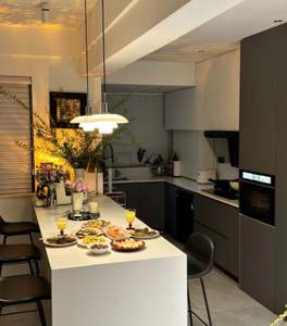 Gabinetes de cocina de lujo ligeros Solución de almacenamiento elegante y elegante - Product Image 3