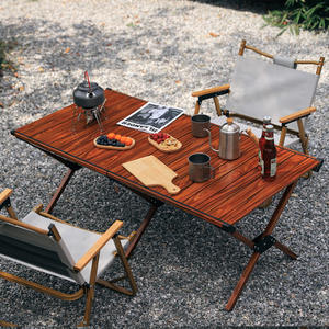 โต๊ะพับอลูมิเนียมอัลลอยด์สำหรับใช้งานกลางแจ้ง สีวอลนัท รูปทรงสี่เหลี่ยมผืนผ้า สำหรับ 4 ที่นั่ง พกพาสะดวก เหมาะสำหรับตั้งแคมป์ ปิกนิก และปิ้งย่าง - Product Image 5