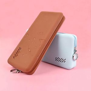 Sac de rangement pour pinceaux de maquillage en silicone écologique, fabriqué sur mesure en usine, pour les voyages et les activités de plein air, avec fermeture éclair, imperméable - Product Image 4
