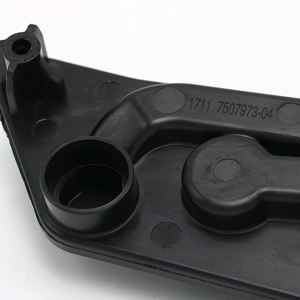 Placa de Montaje de Alta Calidad para el Tanque de Expansión del Radiador del Motor para BMW E60 E61 E63 525i 528i 760i - Product Image 2