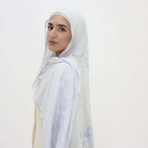 2026 <b>Top</b>-Selling Custom Logo Muslim Headscarf Wholesale Breathable 4-Season Comfortable Modest Female Print Model Hijab - Product Image 1