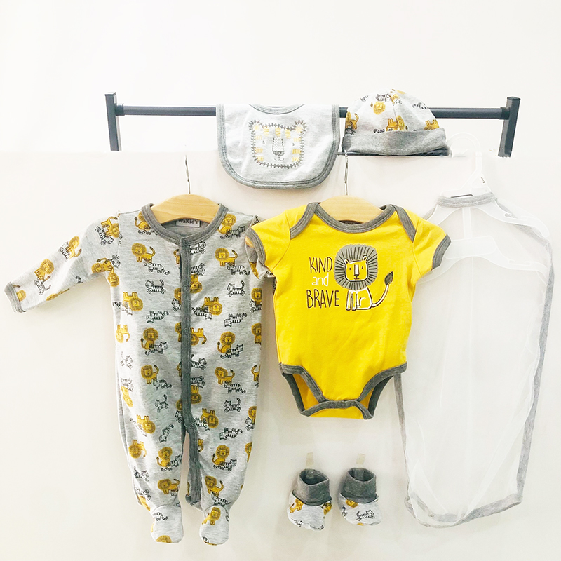 set di vestiti per neonati