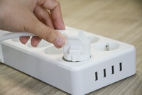 Produk baru EU pelindung gelombang Strip daya USB 10 lubang Outlet Grounded extender1.5 M 4 USB 10 Outlet adaptor steker