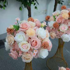 Roses artificielles blanches en gros, Hortensias roses à franges pour arrangements floraux de mariage et de fêtes, pour la Saint-Valentin et Thanksgiving - Product Image 4