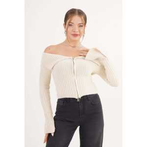 Blusa de Punto con Cierre Completo y Adornos de Piedras para Mujer, Diseño de Cuello Madonna, Venta al por Mayor - Product Image 5