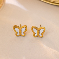 Parure de bijoux tendance pour fille : boucles d'oreilles coquillage plaqué or 18 carats et collier ras-du-cou papillon en acier inoxydable, inaltérable