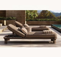 Chaise longue moderne en aluminium noir imperméable aux UV pour l'extérieur, la plage et le patio des hôtels