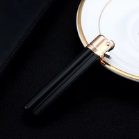 Allume-feu portable AM7105 au design moderne avec roue à grattage métallique pour cadeaux d'affaires en gros