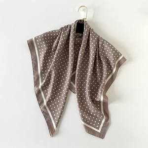 Sciarpa Quadrata 90cm a Pois Bianchi e Neri, Foulard Estivo Sottile, <span class=keywords><strong>Elegante</strong></span> e Versatile, Sciarpa Decorativa - Product Image 5