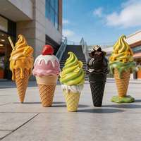 Sculptures et statues personnalisées en résine en forme de cornet de glace, imitation alimentaire, idéales pour la décoration des centres commerciaux.