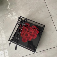 Boîte en acrylique en forme de cœur en gros pour roses éternelles préservées pour la Fête des Mères, la Saint-Valentin