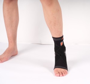 Attelle de <span class=keywords><strong>cheville</strong></span> personnalisable, respirante et réglable unisexe pour la protection des entorses, avec bande de maintien et manchon de soutien - Product Image 6