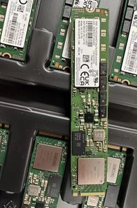 MZ1LB1T9HALS PM983 1.92TB PCI-e 3.0 X4 NVMe M.2 22110 MZ-1LB1T90 SSD - Product Image 3