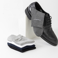 Chaussettes d'affaires pour hommes OEM de qualité supérieure en gros, avec logo personnalisé, respirantes, en bambou biologique, chaussettes d'été déodorantes pures, chaussettes mi-mollet