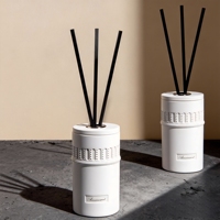 Coffret cadeau premium Ensemble de parfums d'intérieur Diffuseur d'arômes Ensemble cadeau et diffuseur à bâtonnets pour la décoration d'accueil d'hôtel avec recharge de diffuseur