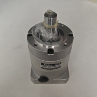 Moteur servo planétaire Nidec Shimpo VRSF-8C-750-LMS 750W, composants industriels, réducteur pour applications d'automatisation, couleur rouge