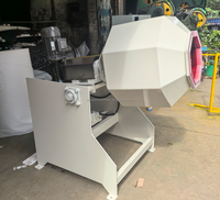 Machine de ponçage vibratoire industrielle, polisseuse vibratoire pour le débavurage, le détartrage et la finition des surfaces des pièces de quincaillerie