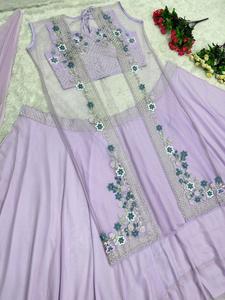 Designer Boutique Haut de travail lourd en crochet et Lahengha avec Dupatta Travail de cordon lourd Lehenga Choli avec travail Dupatta - Product Image 5