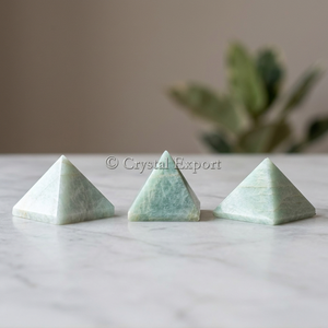 Pyramide d'agate pour la guérison et le Feng Shui, petite pyramide sculptée en agate, pyramide en pierre précieuse gravée - Product Image 3