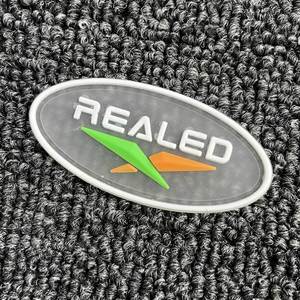 Patch en silicone transparent personnalisé de haute qualité, logo en relief 3D 2D, patchs en PVC souple pour vêtements - Product Image 2