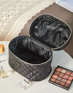 Black PU Private Label Custom Makeup Bag Eco Friendly Toilet Bag Luxury Quilted Cosmetic Bag Leather Travel Makeup Train Case