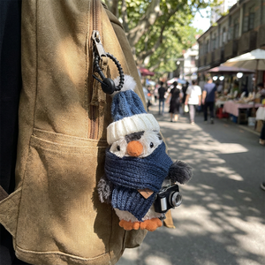 Porte-clés en peluche pingouin mignon de dessin animé, pendentif amusant, cadeau festif, poupées en peluche pingouin avec écharpe et chapeau, cadeau pour enfants, vente en gros - Product Image 5