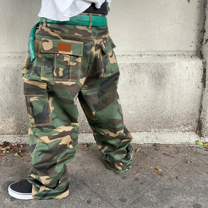 Maßgefertigte Baumwoll-Cargohose mit Mehreren Taschen, Oversize Weites Bein Streetwear Arbeitshose Tarnmuster Baggy Hose für Herren - Product Image 3