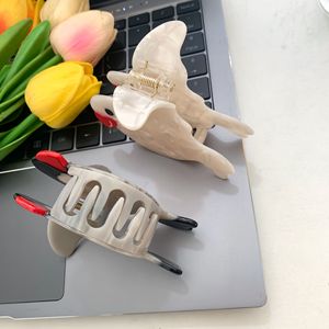 Pinces <span class=keywords><strong>à</strong></span> cheveux en acétate Qianjin Animal Peace Dove, petites et moyennes, en forme d'oiseau, pinces requin esthétiques pour femmes et filles, vente en gros - Product Image 3
