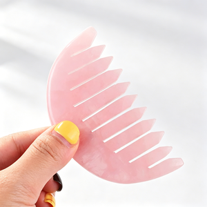 Peigne Gua Sha en pierre naturelle personnalisé avec logo, masseur de cuir chevelu en quartz rose et jade, outil d'<span class=keywords><strong>acupuncture</strong></span> pour la tête - Product Image 2