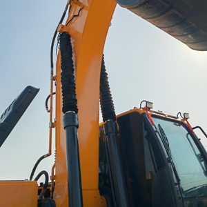 Excavadora de Segunda Mano de Alta Eficiencia HYUNDAI 225LC-9S con Pocas Horas de Uso y en Buenas Condiciones en Venta - Product Image 4