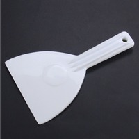 Grattoir en plastique, spatule de pâtisserie, coupe-gâteau, petit grattoir à crème, outils de pâtisserie Love Full House, ustensiles de cuisine et ménagers