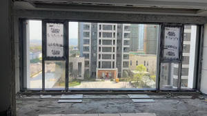 <span class=keywords><strong>Ventana</strong></span> Abatible de Aluminio de Alta Seguridad con <span class=keywords><strong>Mosquitera</strong></span> <span class=keywords><strong>Integrada</strong></span> de Malla Diamantada y Sistema de Cierre Multipunto - Product Image 3