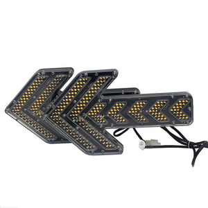 Véhicule léger de signalisation Arrow Sanitation avec clignotant LED ambre pour avertissement d'ingénierie, indication de direction et pulvérisation sur camions à ordures - Product Image 2