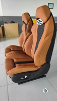 Sarung Jok Kulit Depan dan Belakang Warna Hitam dan Biru dengan Latar Belakang Merah untuk BMW