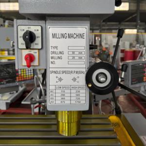 Fresatrice Universale ZX50C di Media Potenza ad Alta Precisione con Testa di Fresatura a Avanzamento Automatico e <span class=keywords><strong>DRO</strong></span> per Taglio Metalli - Product Image 4