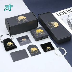Caja de Cartón Negra Sólida Contemporánea A1, Estilo Cajón para Joyería, Elegante Estuche Protector para Collares y Pulseras - Product Image 3