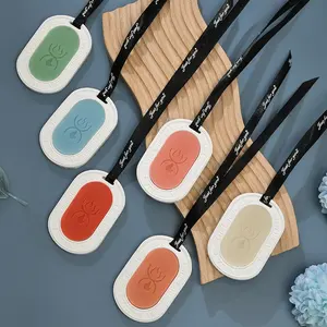 Comprimés parfumés <span class=keywords><strong>pour</strong></span> <span class=keywords><strong>voiture</strong></span> avec huile essentielle Pendentif <span class=keywords><strong>pour</strong></span> gypse Comprimés solides de cire d'aromathérapie <span class=keywords><strong>pour</strong></span> <span class=keywords><strong>voiture</strong></span> <span class=keywords><strong>pour</strong></span> éliminer les odeurs - Product Image 1