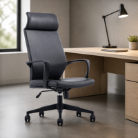 Chaise de bureau à dossier haut en PU avec appui-tête, accoudoirs, siège rembourré et roulettes à cinq branches pour espace de travail exécutif