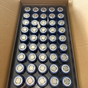 Baterai Solid State Cham 32140 Berkinerja Tinggi 3.2V 15Ah Sel Silinder Isi Ulang Kelas <span class=keywords><strong>3.2</strong></span> LiFePO4 Tahan Lama 4000 Siklus - Product Image 4