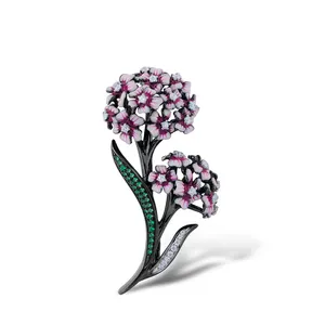 Spilla a forma di fiore di ortensia smaltata viola specializzata di alta qualità in argento Sterling 925 con affascinante CZ