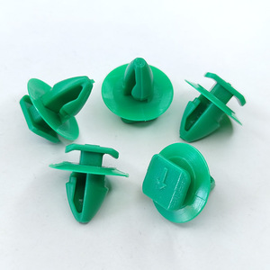 Clip de fixation en plastique pour passage de roue arrière Jeep Renegade Fiat Alfa Romeo 71748293 68102758AA - Product Image 1