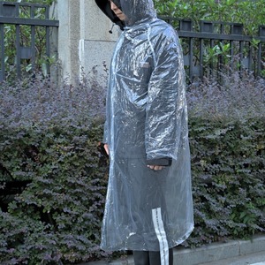 Áo mưa có mũ trùm đầu chất lượng cao, dùng một lần, có khuy, dành cho bé trai, bé gái và người lớn, chống thấm nước, giữ ấm, chất liệu PE - Product Image 2