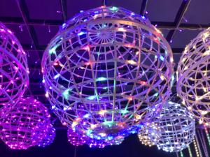 शॉपिंग मॉल के पेड़ के लिए इनडोर आउटडोर लार्ज बॉल लाइट्स की रोशनी - Product Image 4