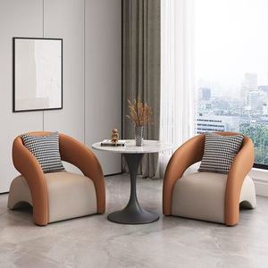Ensemble table et chaises rondes EMMA de luxe léger pour négociations hôtelières, bureaux de vente, réceptions, salons de beauté et design de lounges - Product Image 1