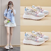 Chaussures de sport pour femmes de style coréen, nouvelle collection printemps 2025, chaussures de course pour étudiants, semelle épaisse, chaussures de loisirs surélevées, photoshoot de rue, PU